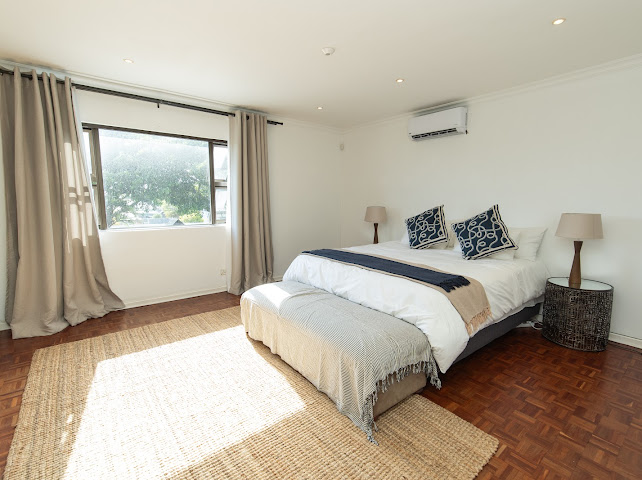 5 Bedroom Property for Sale in Summerstrand Eastern Cape